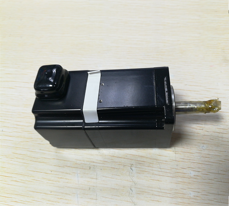 SMT-Fuji-SAM684-SERVO-MOTOR-SGMAS-01A2A-FJ42-2